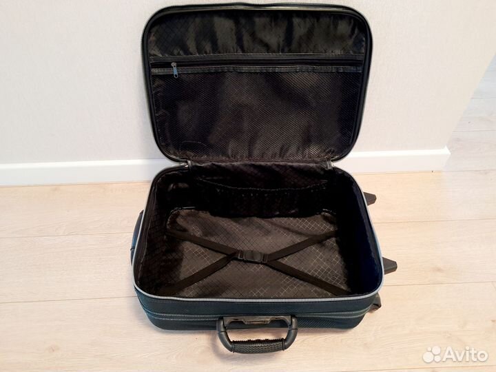 Чемодан на колесах б/у 55*38*25