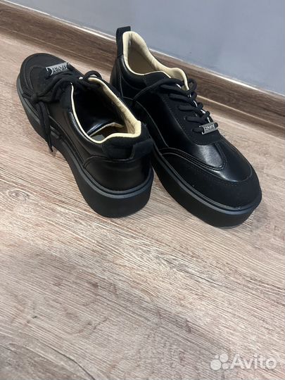 Ботинки женские