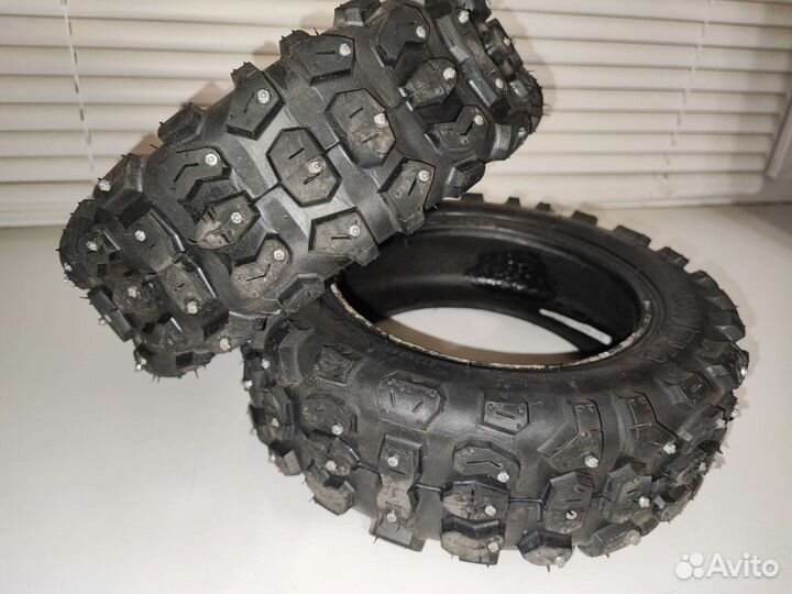 Шипованная бескамерная внедорожная покрышка
