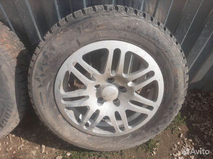 Bridgestone Ice Cruiser 5000 19.5/65 R15