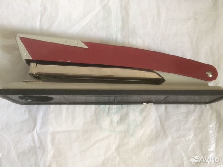 Продаю массивный степлер до 40 листов бумаги