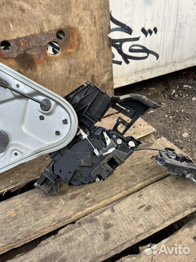 Замок задней правой двери Ford Focus,C-max