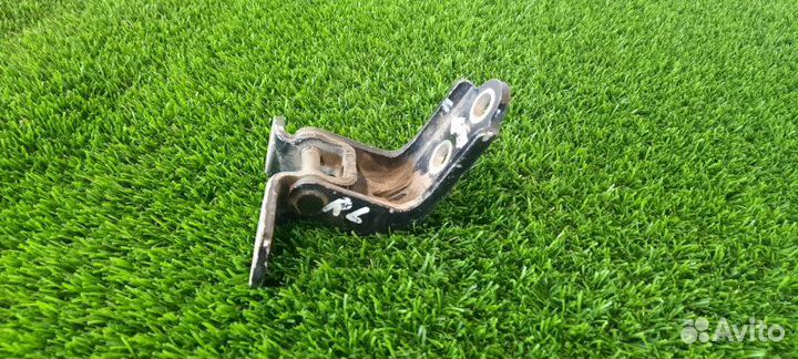 Петля двери нижняя задняя левая Hyundai Sonata LF