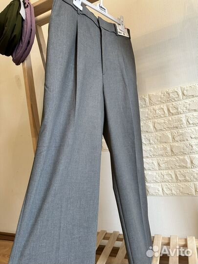 Брюки Uniqlo с защипами XL