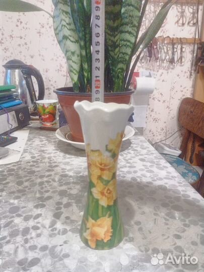 Фарфоровая вазочка