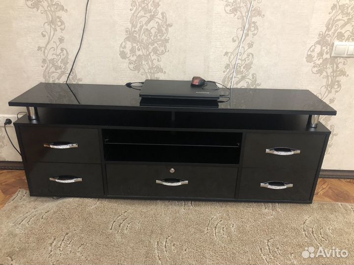 Тумба под телевизор