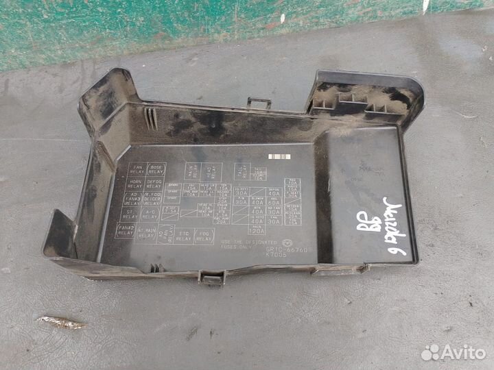 Крышка блока предохранителей Mazda 6 GG