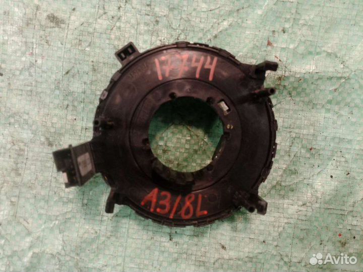 Подрулевой шлейф Audi A3 8L хетчбек 1.6 AKL 1999