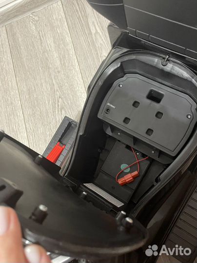 Машинка каталка электромобиль mercedes