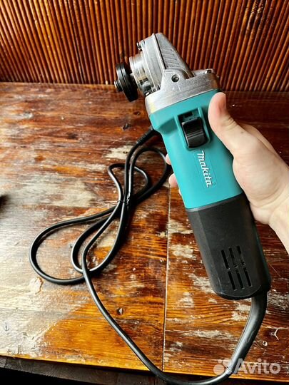 Болгарка ушм makita 125