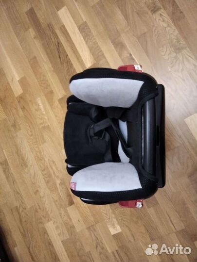 Автомобильное детское кресло