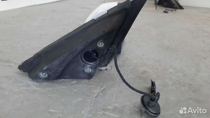 Правое зеркало на BMW E60 рест