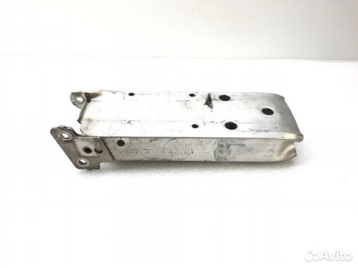 Кронштейн усилителя бампера передний левый Bmw