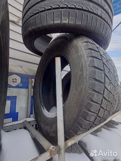 Bridgestone Blizzak Ice 285/60 R18