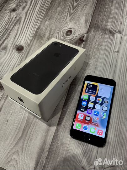Телефон iPhone 7 32GB