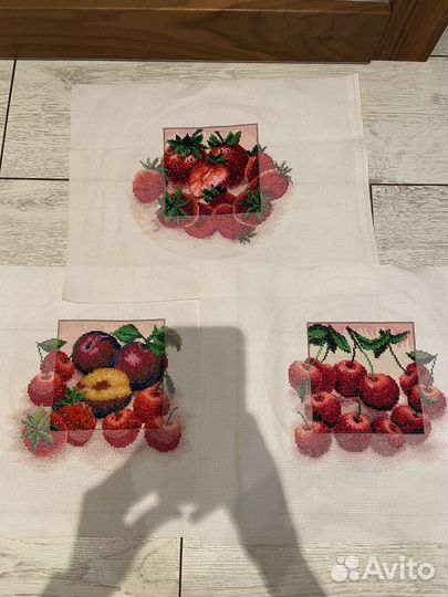 Набор картин вышитых крестом