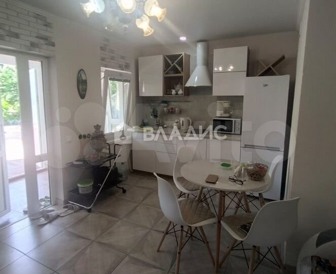 Дом 52 м² на участке 4 сот.