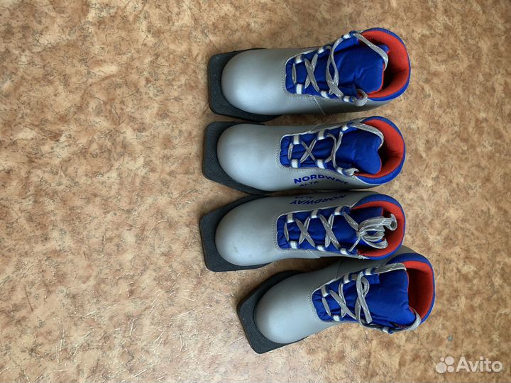 Лыжные ботинки продам