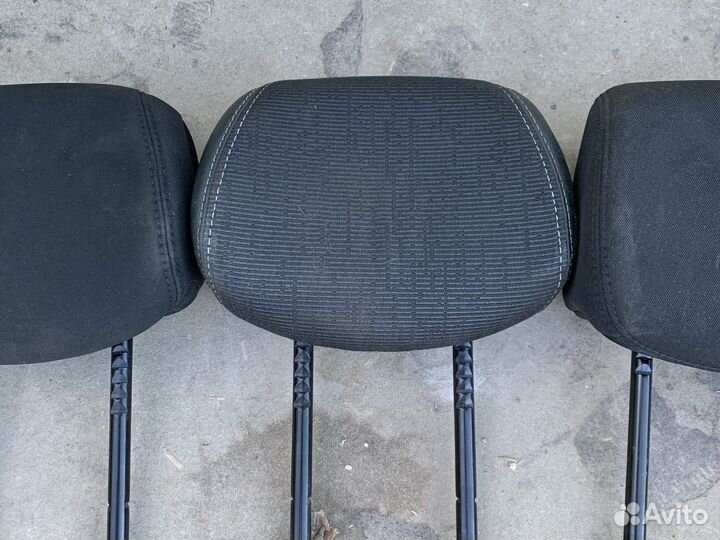 Подголовник передний laguna 3