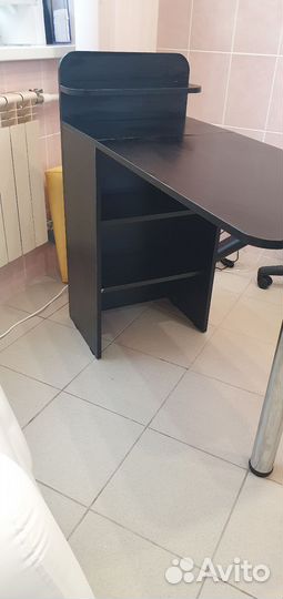 Стол для маникюра бу