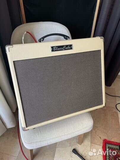 Roland Blues Cube Stage Гитарный комбоусилитель