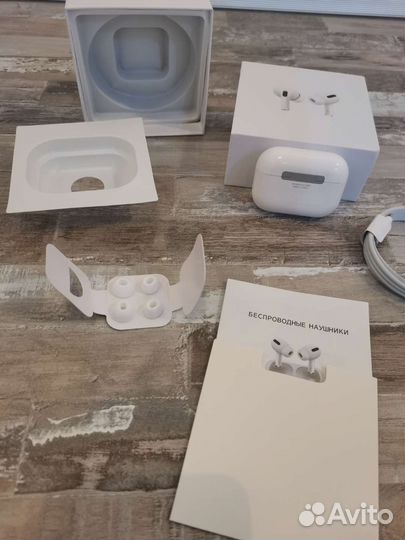 Беспроводные наушники Air pods
