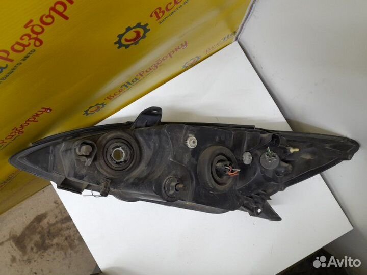 Фара передняя правая Toyota Camry 30
