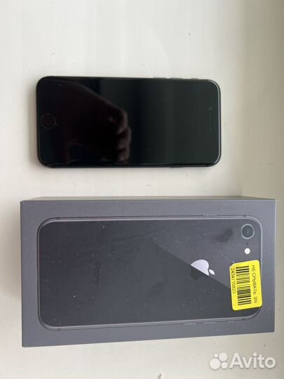 Телефон iPhone 8 64 gb