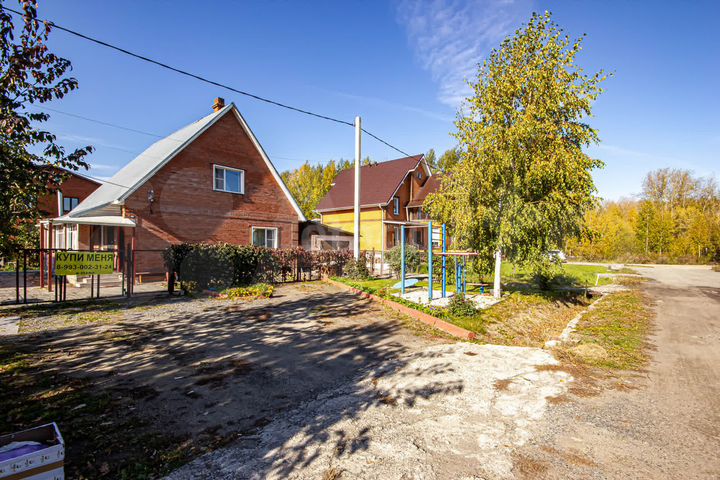 Дом 220,8 м² на участке 7,8 сот.