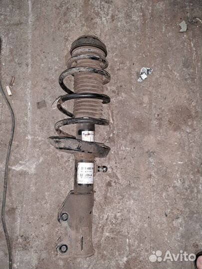 Стойка передняя правая chevrolet cruze всборе