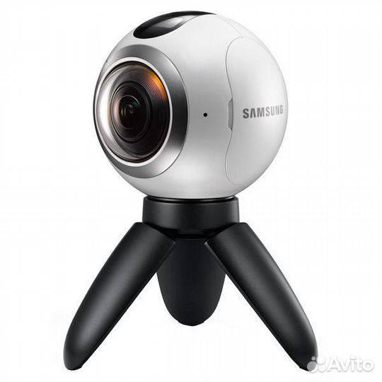Видеокамера экшн Samsung Gear 360 новая
