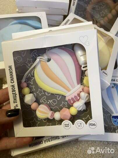 Держатель для пустышки с прорезывателем