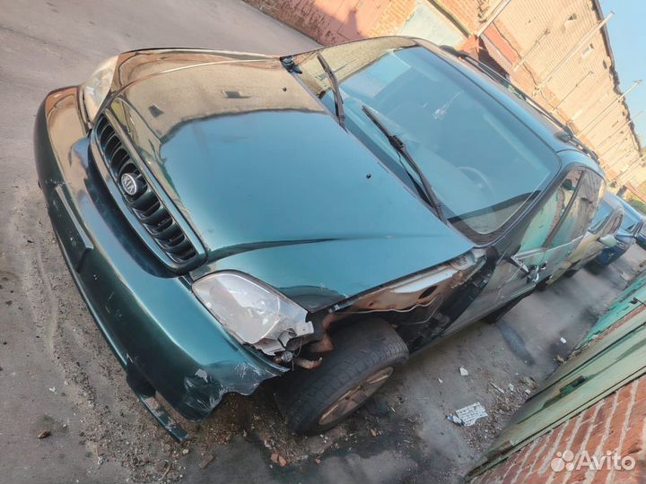 Kia Carnival 2.5 МТ, 2002, битый, 250 000 км