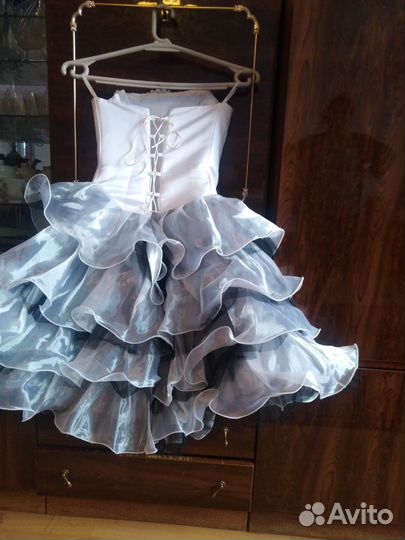 Платье вечернее