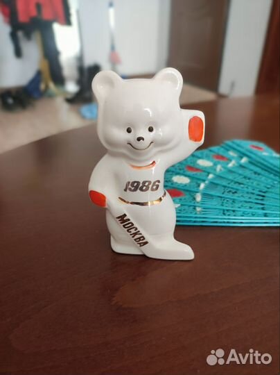 Статуэтка фарфор Мишка -талисман Хоккеист,Конаково