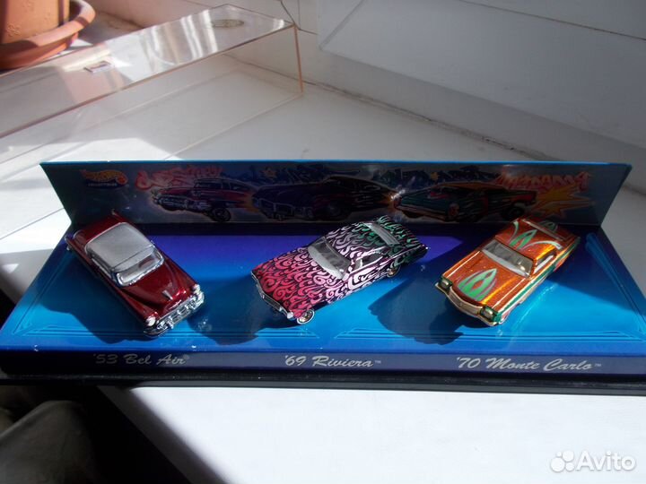 Бокс Hot Wheels 1/64 100 Collectibles Lowrider Car