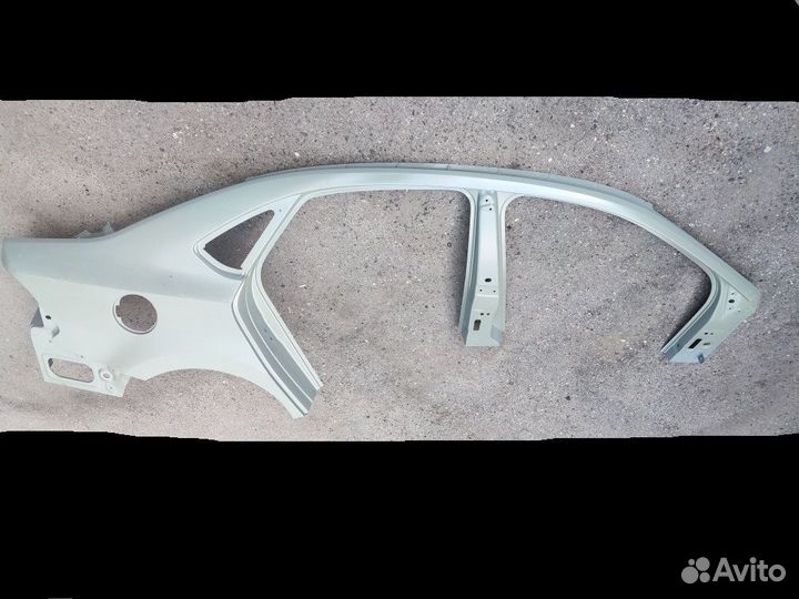 Боковина кузова правая новая VW Polo 11
