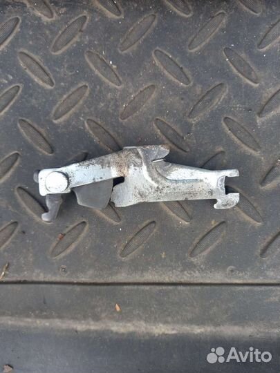 Задняя правая планка колодок Kia Spectra