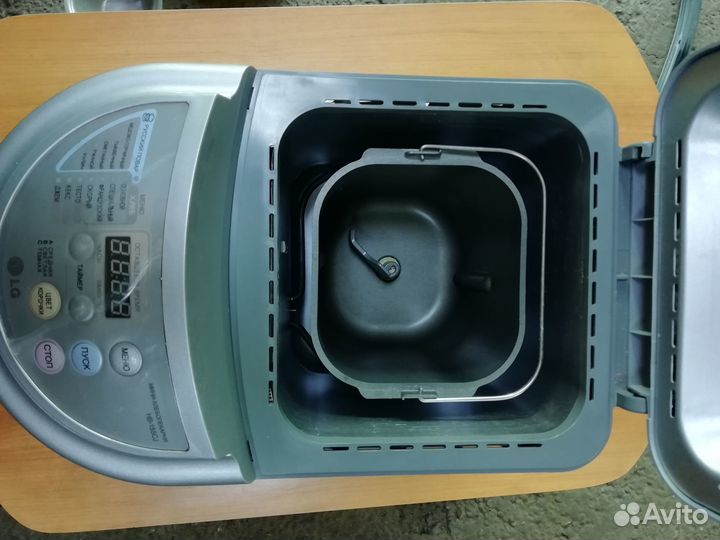 Продам хлебопечь LG
