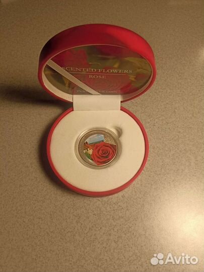 Серебряный доллар Ниуэ, 1/2 унции, 