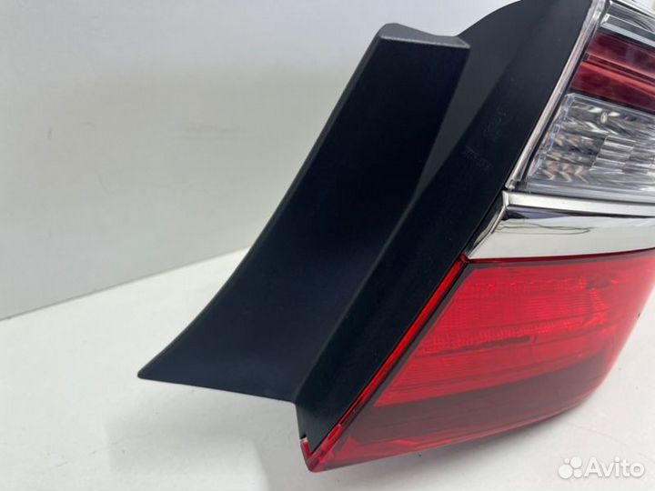 Фонарь наружный правый Toyota Camry V55 2014-2018