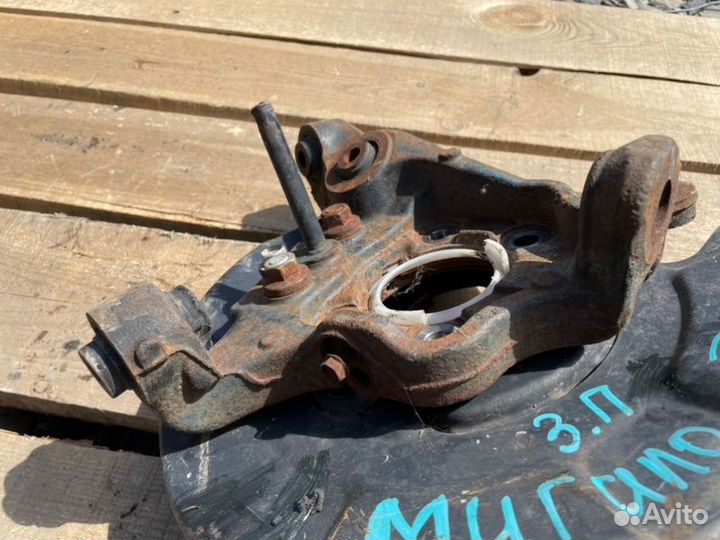 Кулак поворотный задний правый Nissan Murano Z50