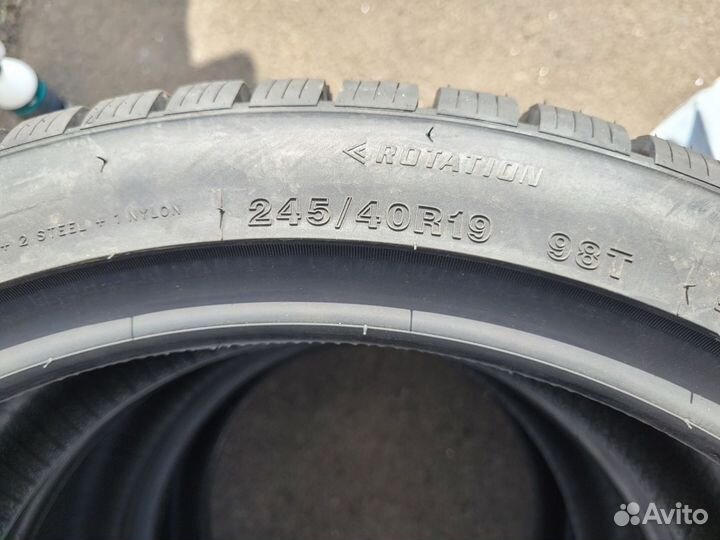 Tourador Ice Star TSW1 275/35 R19 и 245/40 R19