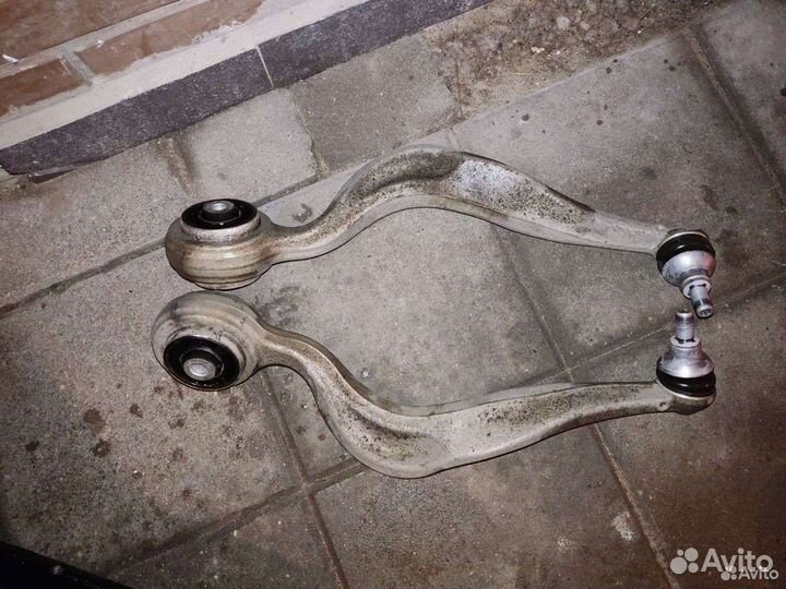 Продольный рычаг на Мерседес 