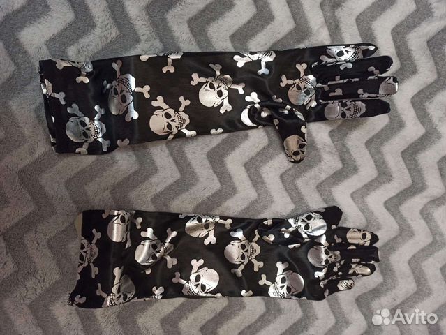 Карнавальные перчатки с черепами