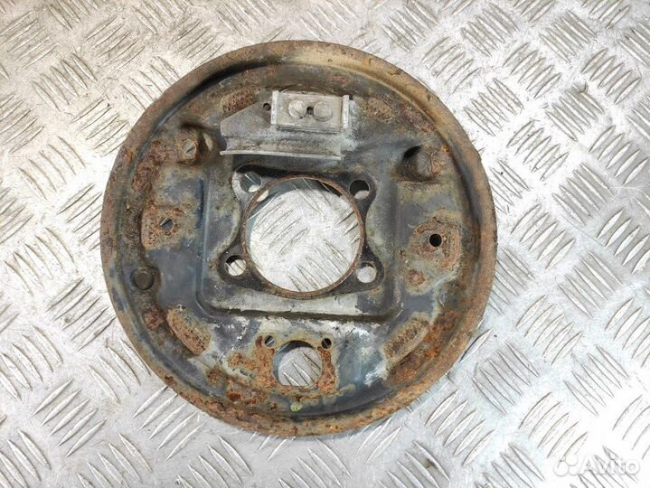 Щит опорный Toyota Yaris 2005 2011