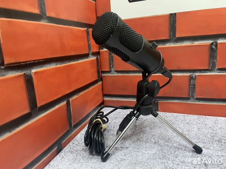 Микрофон студийный