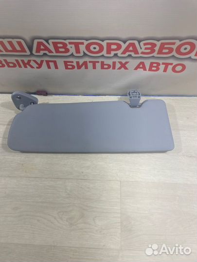 Козырек солнцезащитный правый Bmw 1 хэтчбек 2008