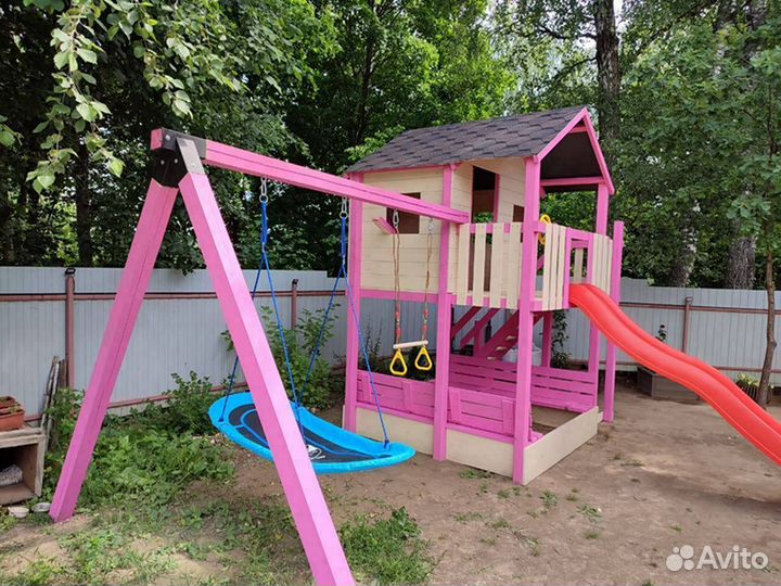 Детские деревянный домик на сваях