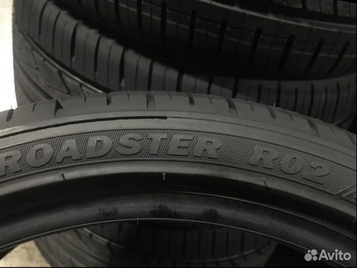 Rydanz Roadster R02 255/35 R19 96W